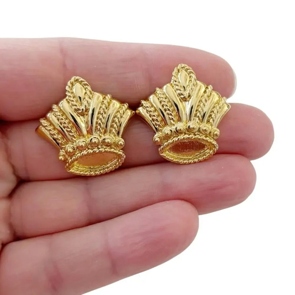 Vintage Trifari Crown Gold Textured Pierced Earrings Signed - Picture 5 of 10